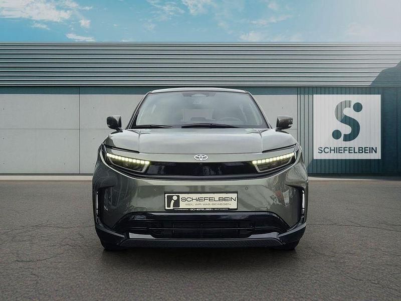 Neu Toyota Urban Cruiser 127 kW (174 PS) 2026 Land breeze green metallic SUV