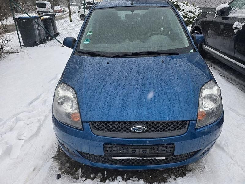 Gebraucht Ford Fiesta 60 PS (44 kW) 2008 Blau Kleinwagen