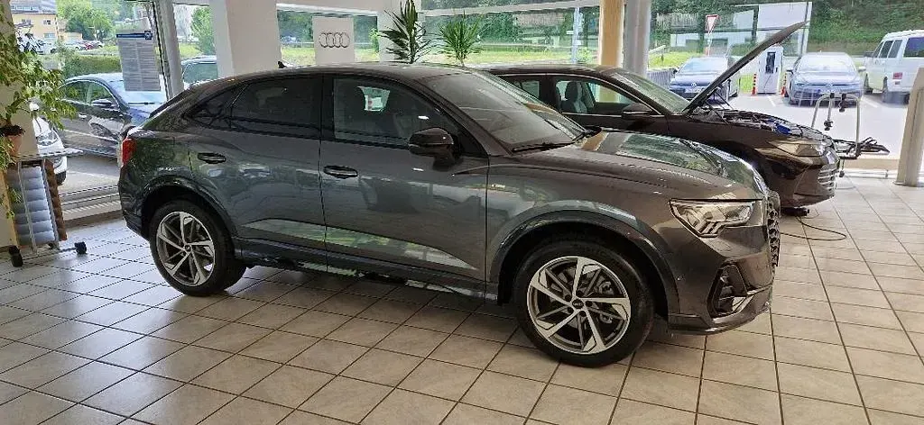 Gebraucht Audi Q3 Sportback S-Line 190 PS (139 kW) 2025 Daytonagrau perleffekt SUV