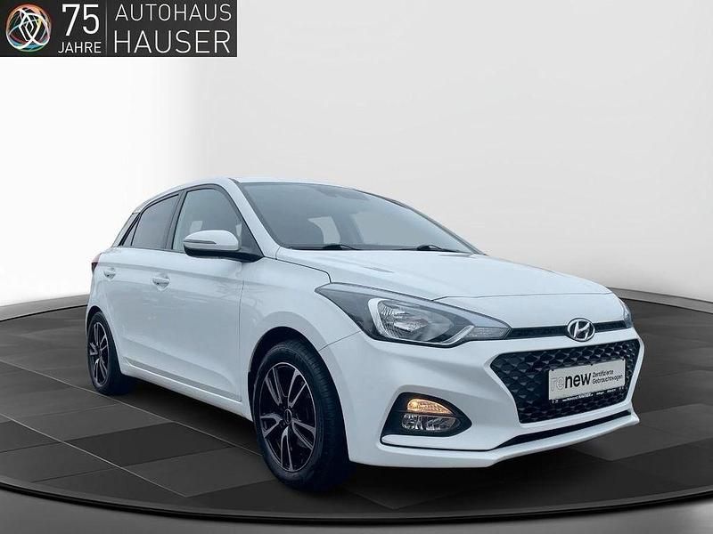 Gebraucht Hyundai i20 Trend 101 PS (74 kW) 2018 Weiß Kleinwagen