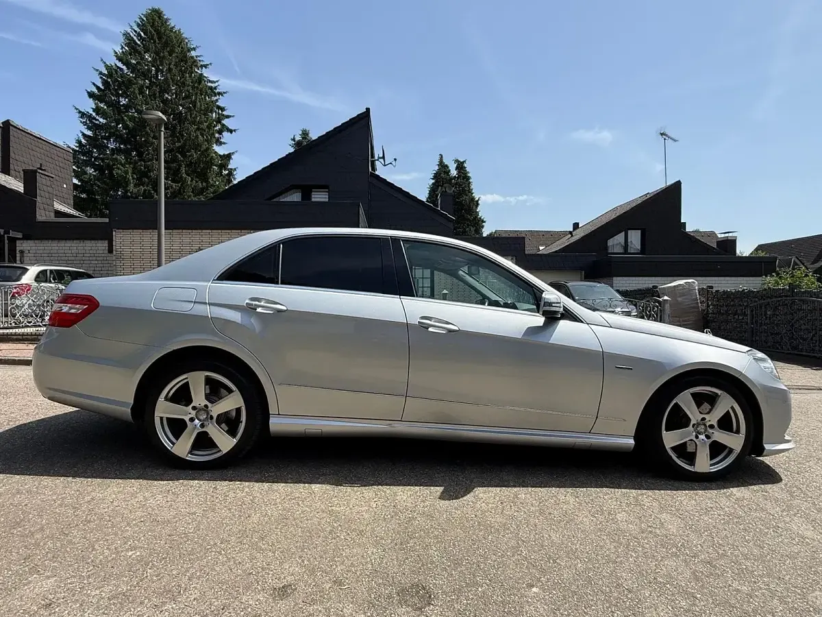 Gebraucht Mercedes E200 Avantgarde 184 PS (135 kW) 2012 Limousine
