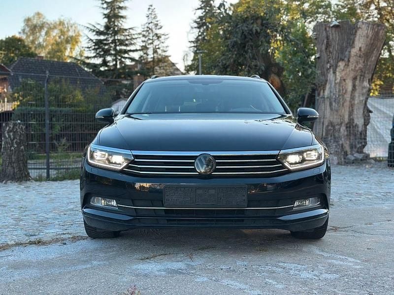 Schwarz Gebraucht 2015 VW Passat Comfortline Kombi | 11.250 € (Guter Preis) - Bild 1/4