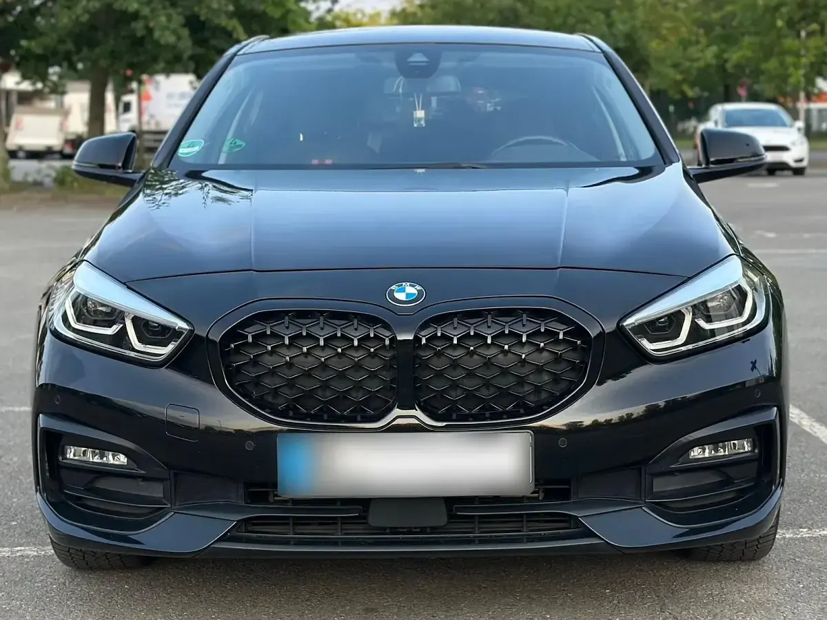 Gebraucht BMW 120 Sport Line 190 PS (139 kW) 2020 Schwarz Kleinwagen