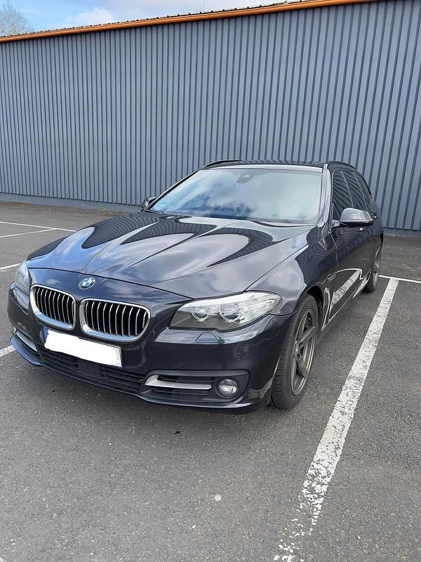 Gebraucht BMW 530 280 PS (205 kW) 2015 Grau Kombi