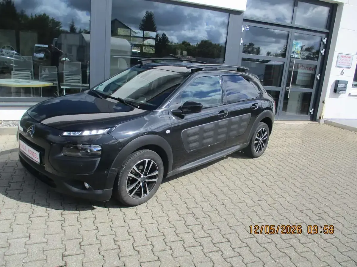 Gebraucht Citroën C4 Shine 99 PS (72 kW) 2017 Farbe schwarz obsidien/metall SUV