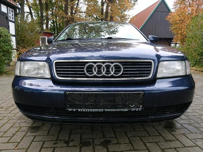 Blau Gebraucht 1997 Audi A4 Limousine | 1.500 € (Fairer Preis) - Bild 1/4