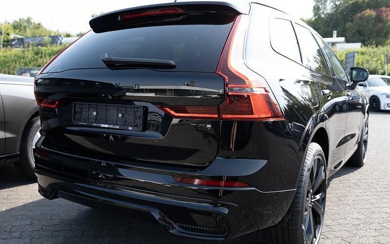 Neu Volvo XC60 Plus 455 PS (334 kW) 2025 Schwarz SUV