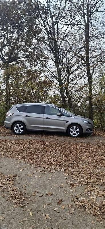 Gebraucht Ford S-MAX Titanium 209 PS (153 kW) 2016 Beige Van / Kleinbus