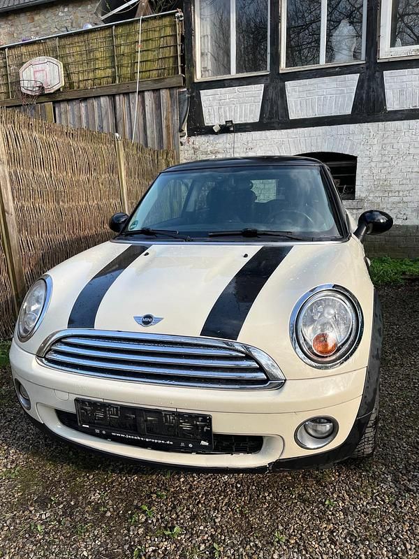 Beige Gebraucht 2007 Mini ONE Kleinwagen | 2.500 € (Fairer Preis) - Bild 1/4