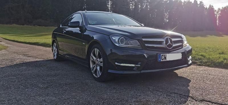 Gebraucht Mercedes C180 AMG 156 PS (114 kW) 2011 Schwarz Coupé