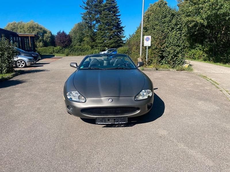 Braun Gebraucht 1997 Jaguar XK8 Cabrio | 11.999 € (Fairer Preis) - Bild 1/4