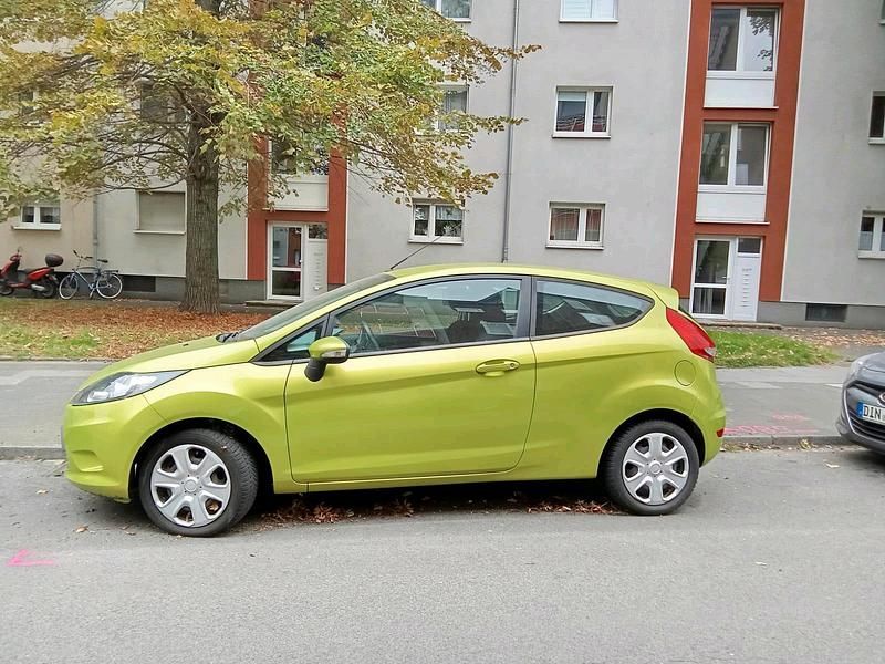 Grün Gebraucht 2008 Ford Fiesta Kleinwagen | 3.500 € - Bild 1/4