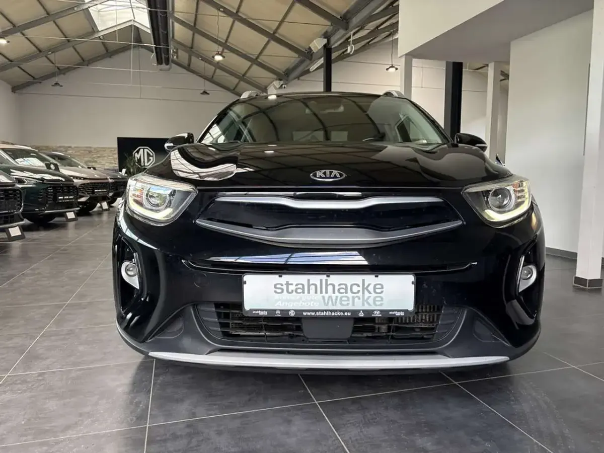 Gebraucht Kia Stonic Platinum Edition 120 PS (88 kW) 2017 Aurora black SUV