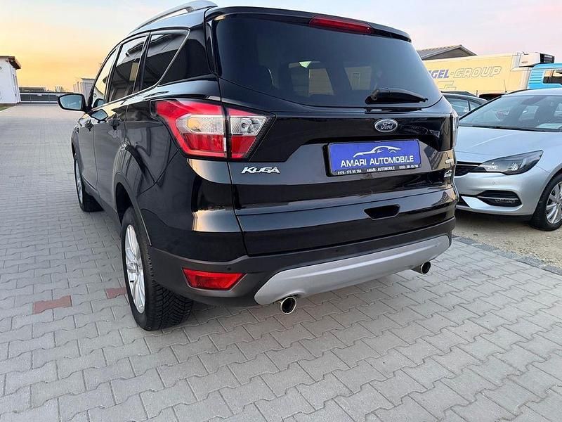 Gebraucht Ford Kuga Cool & Connect 150 PS (110 kW) 2018 Shadow black SUV