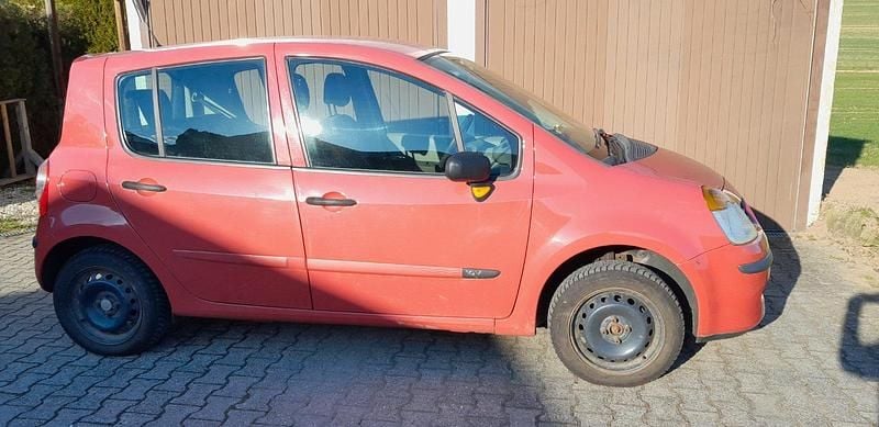 Gebraucht Renault Modus 75 PS (55 kW) 2004 Rot Van / Kleinbus