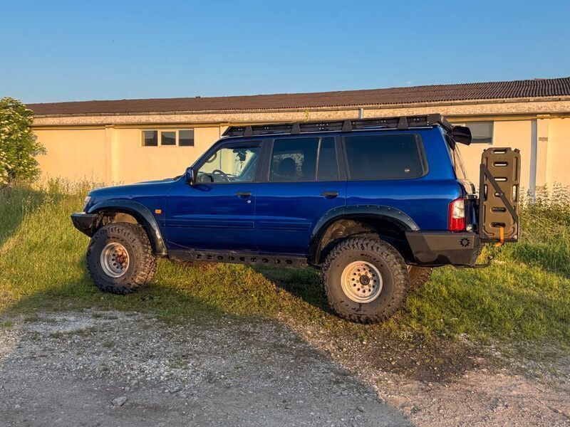 Blau Gebraucht 1999 Nissan Patrol SUV | 29.000 € - Bild 1/4