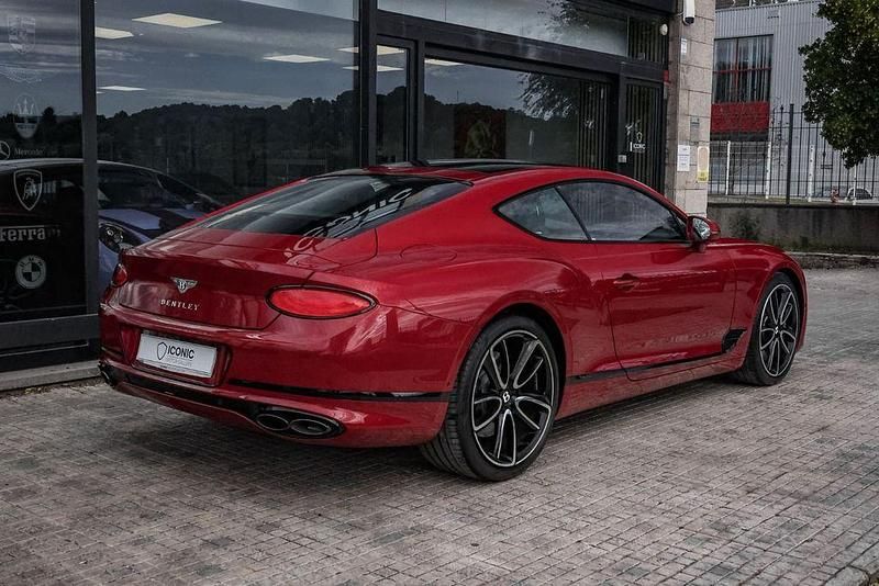 Gebraucht Bentley Continental GT 549 PS (403 kW) 2023 Rot