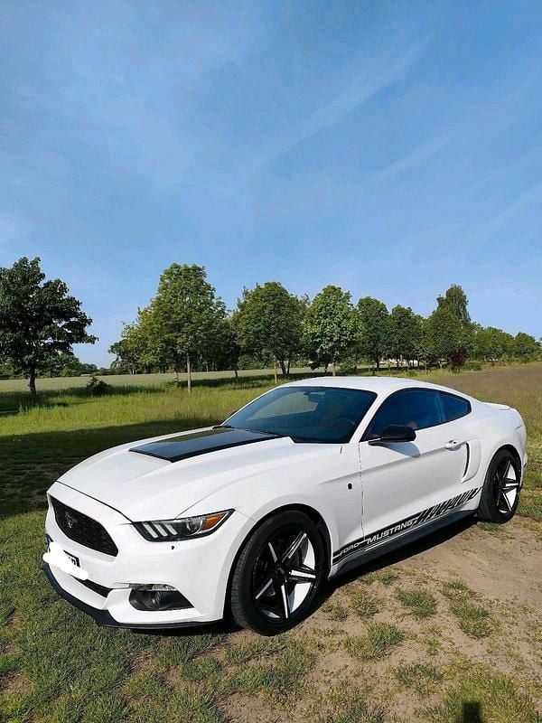 Gebraucht Ford Mustang 317 PS (233 kW) 2015 Weiß Coupé