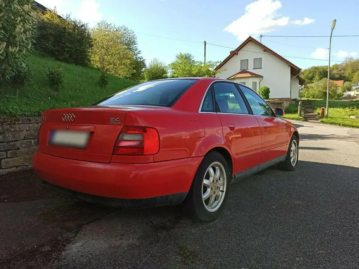 Gebraucht Audi A4 Sport 165 PS (121 kW) 1998 Rot Limousine