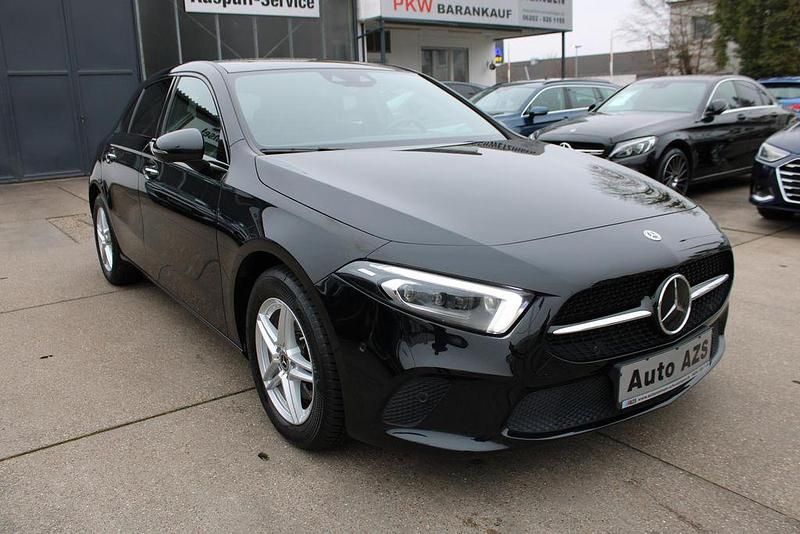Gebraucht Mercedes A200 Advanced 150 PS (110 kW) 2022 Schwarz Limousine