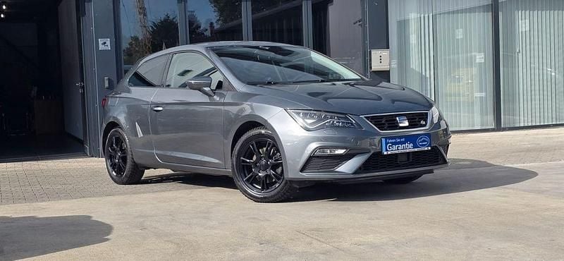 Grau Gebraucht 2017 Seat Leon SC FR Kleinwagen | 12.490 € - Bild 1/4
