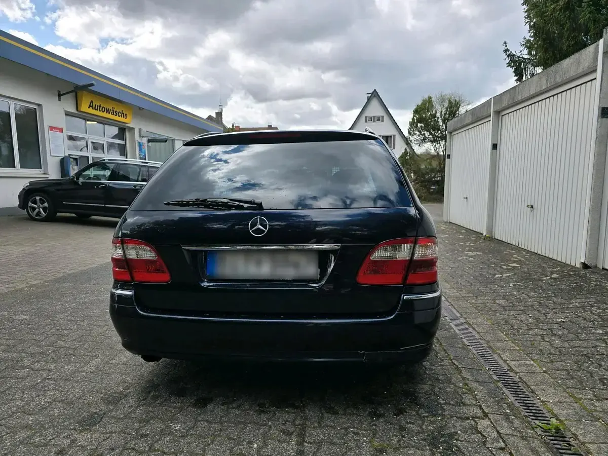 Używany Mercedes E280 Avantgarde 240 KM (176 kW) 2005 Purpurowy Kombi