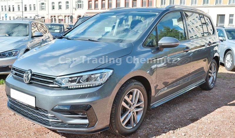 Grau Gebraucht 2019 VW Touran R-line Van / Kleinbus | 21.999 € (Superpreis) - Bild 1/4