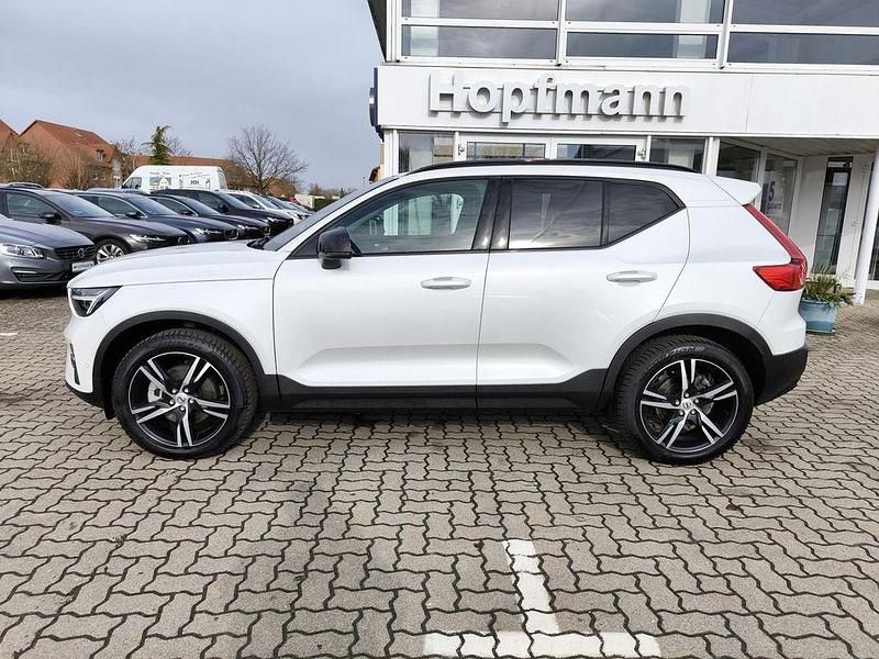 Gebraucht Volvo XC40 Plus 163 PS (119 kW) 2025 Crystal white / metallic SUV