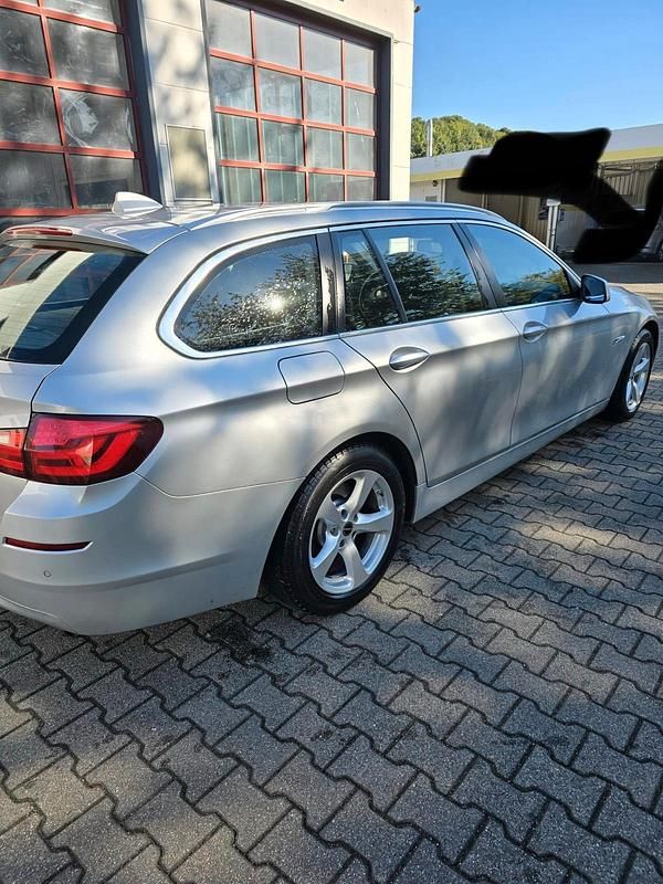 Gebraucht BMW 520 184 PS (135 kW) 2013 Silber Kombi