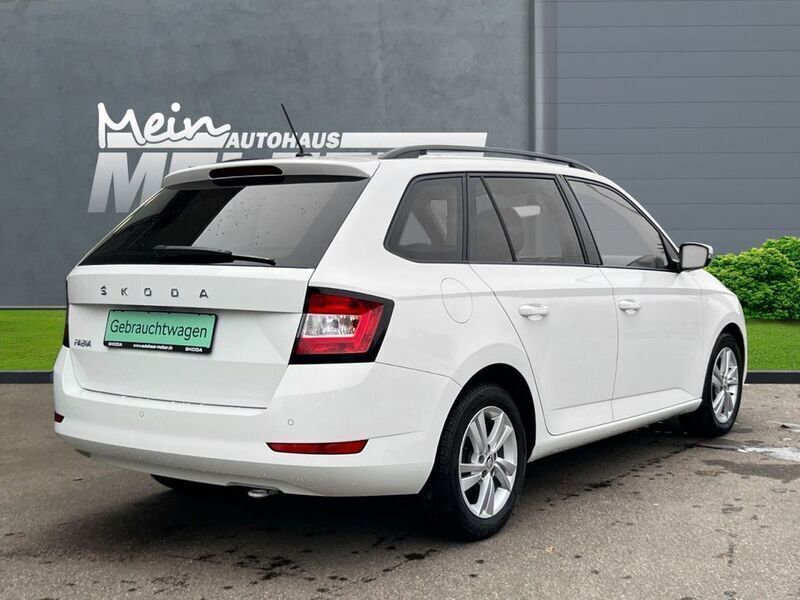 Gebraucht Skoda Fabia Ambition 95 PS (69 kW) 2022 Candyweiß Kleinwagen