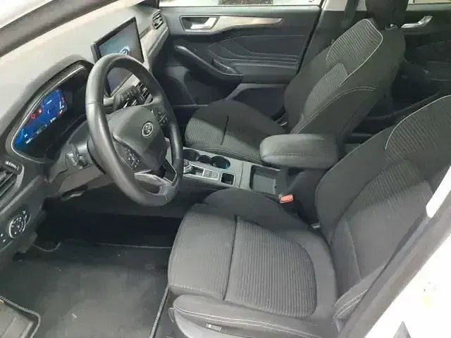 Gebraucht Ford Focus Titanium X 120 PS (88 kW) 2022 Frozen white Kombi