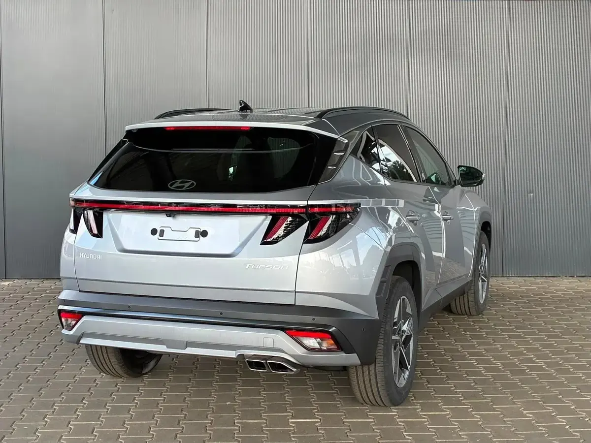 Neu Hyundai Tucson Comfort 160 PS (117 kW) 2025 Shimmering silver SUV