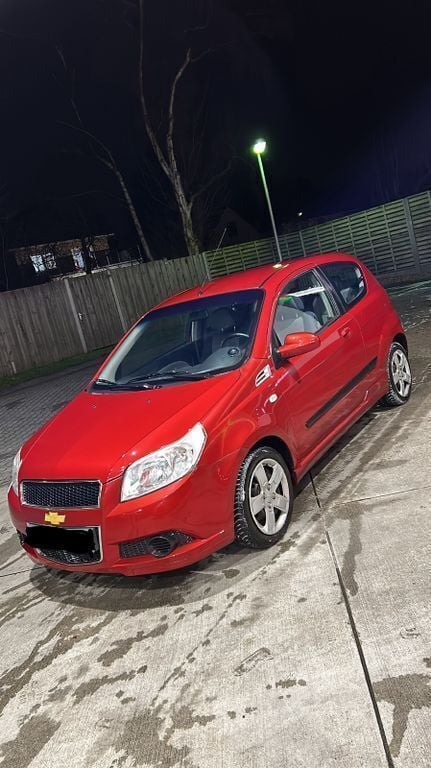 Rot Gebraucht 2009 Chevrolet Aveo LT Kleinwagen | 2.200 € (Fairer Preis) - Bild 1/4