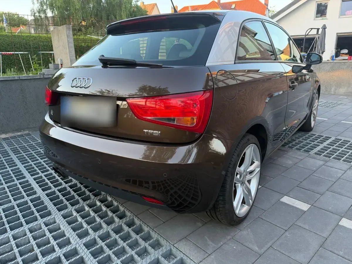 Gebraucht Audi A1 S-Line 122 PS (89 kW) 2012 Braun Kleinwagen
