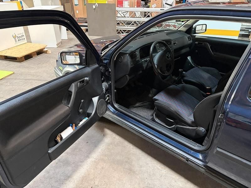 Second-hand VW Golf III 90 CP (66 kW) 1992 Hatchback