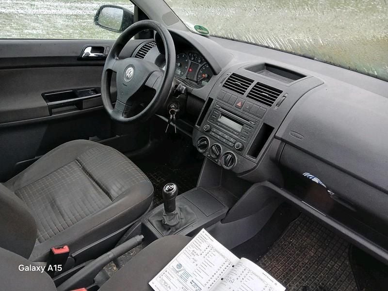 Gebraucht VW Polo 69 PS (50 kW) 2006 Schwarz Kleinwagen