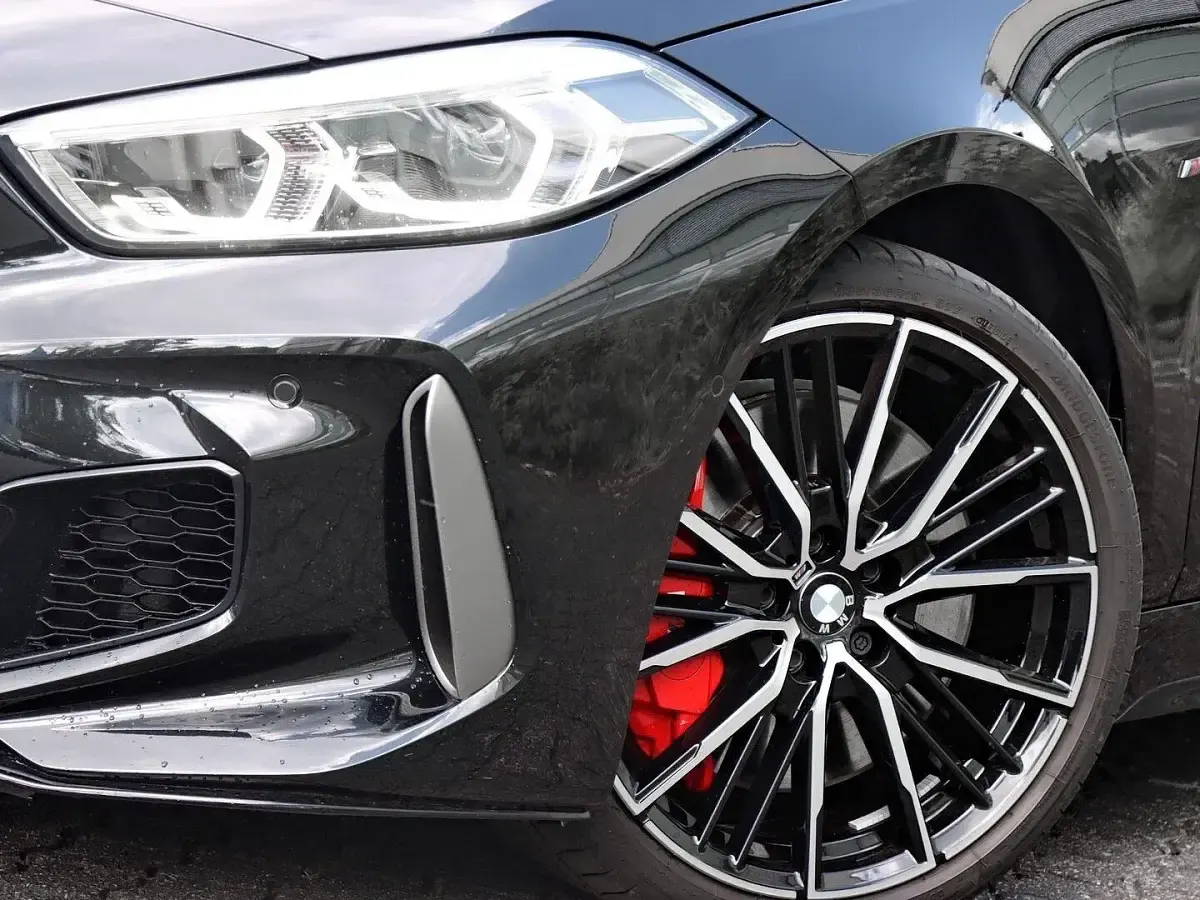 Gebraucht BMW M135 M Sport 306 PS (225 kW) 2023 Black sapphire Kleinwagen