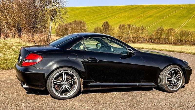 Second-hand Mercedes SLK200 184 CP (135 kW) 2008 Negru Cabrio