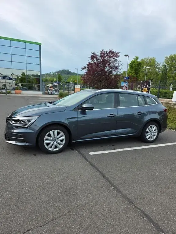 Gebraucht Renault Megane E-Tech Business 158 PS (116 kW) 2021 Grau Limousine