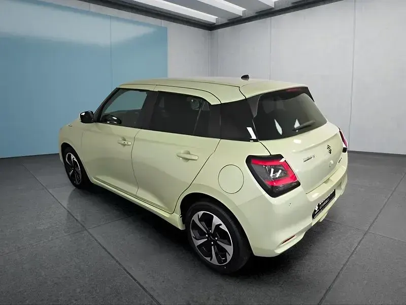 Neu Suzuki Swift 83 PS (61 kW) 2026 Gelb Kleinwagen