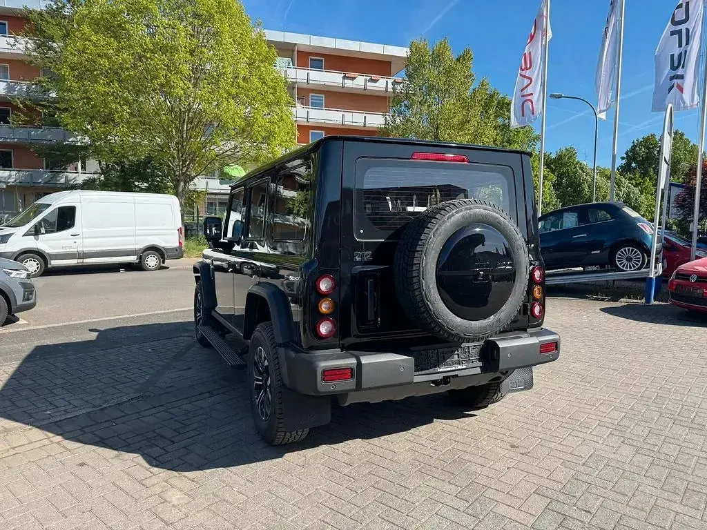 Neu BAW 212 166 PS (122 kW) 2026 Schwarz SUV