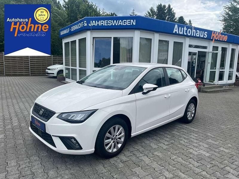"candy" weiss Gebraucht 2021 Seat Ibiza Reference Limousine | 11.990 € (Fairer Preis) - Bild 1/4