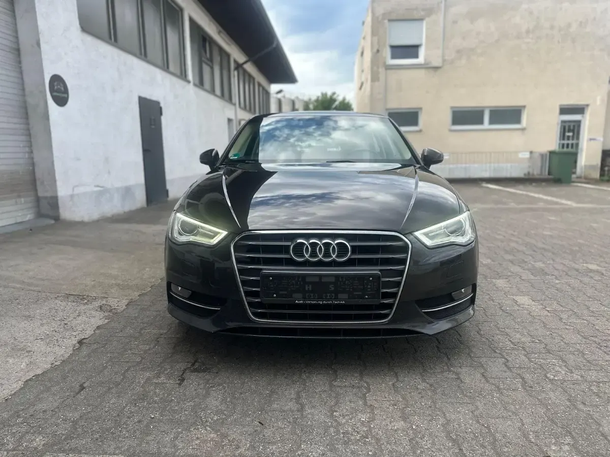 Gebraucht Audi A3 Ambiente 125 PS (91 kW) 2015 Braun Limousine