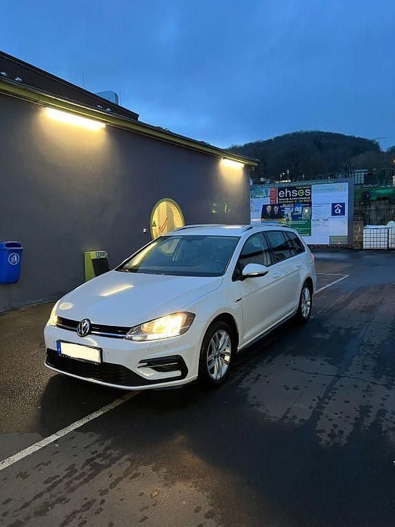 Gebraucht VW Golf VII Comfortline 150 PS (110 kW) 2020 Weiß Kombi