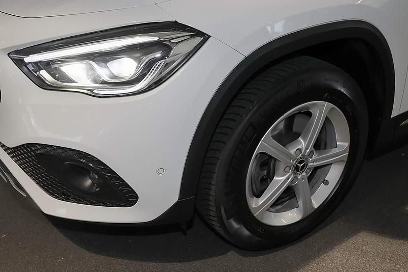 Gebraucht Mercedes GLA220 Progressive 190 PS (139 kW) 2021 Digitalweiß SUV