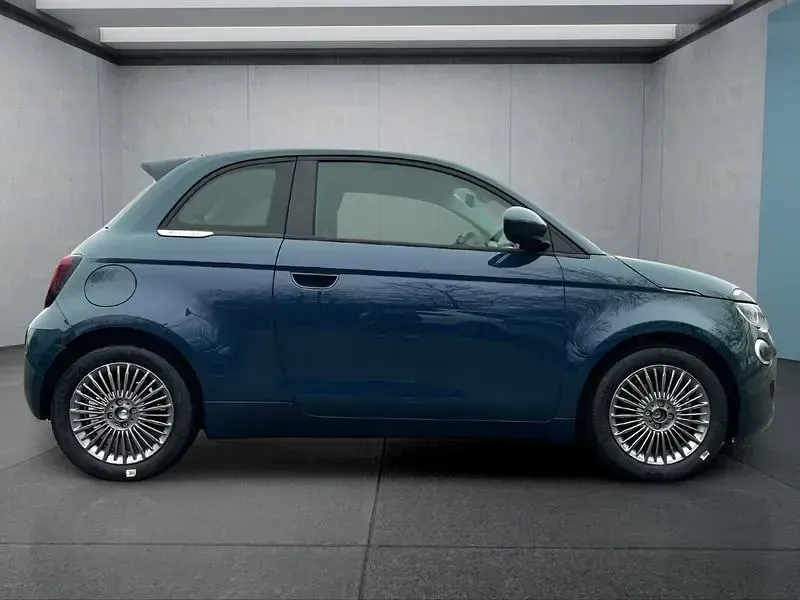 Neu Fiat 500C 65 PS (47 kW) 2025 Grün Cabrio