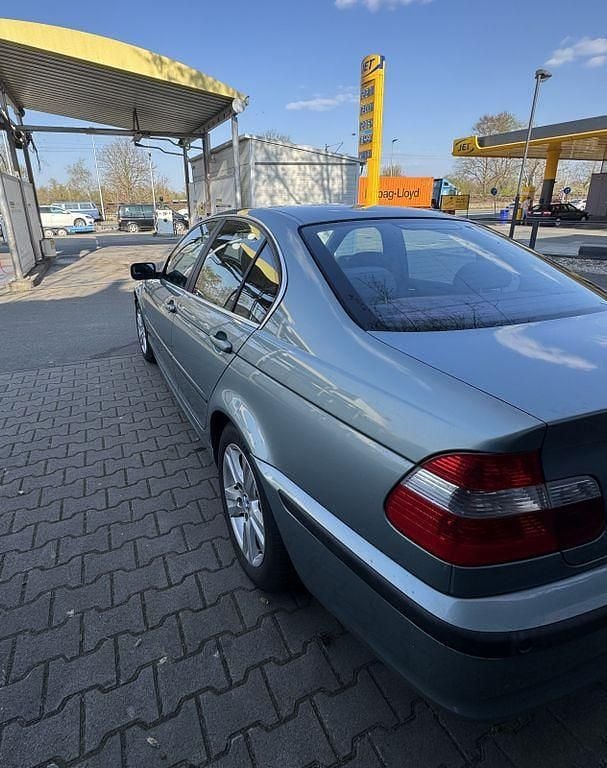 Gebraucht BMW 320 170 PS (125 kW) 2002 Grün Limousine