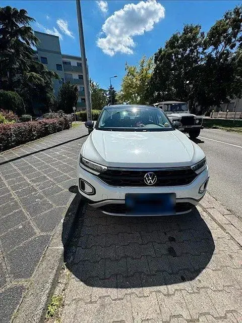 Gebraucht VW T-Roc 110 PS (80 kW) 2022 Weiß SUV