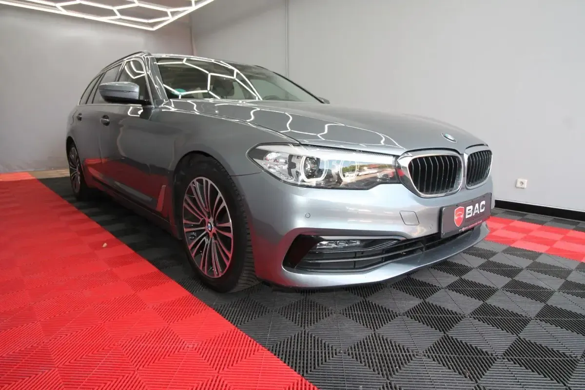 Gebraucht BMW 530 Sport Line 265 PS (194 kW) 2019 Blau Kombi