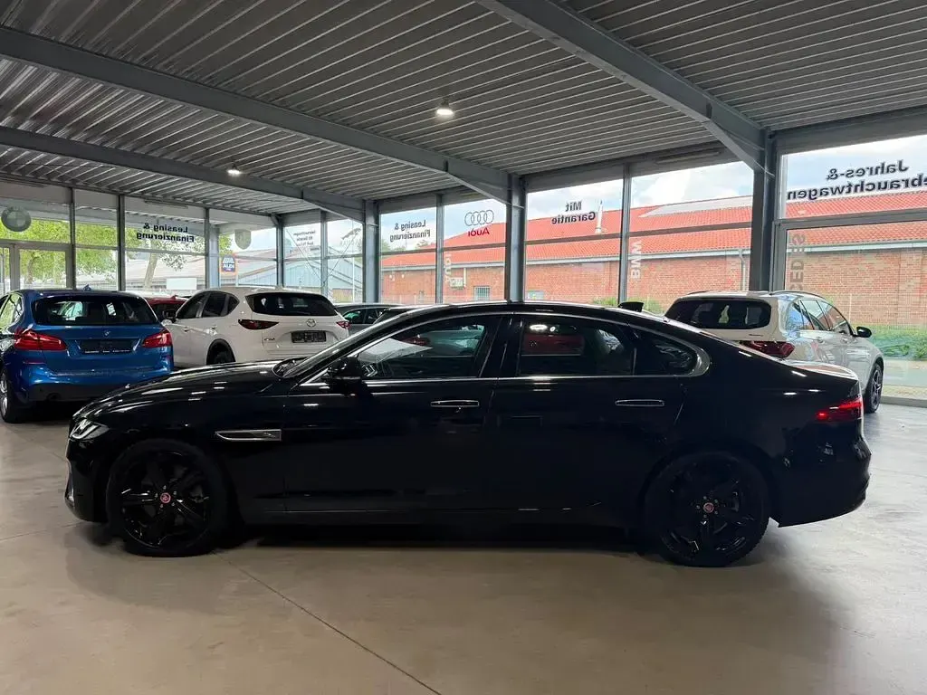 Gebraucht Jaguar XF SE 250 PS (183 kW) 2021 Schwarz Limousine